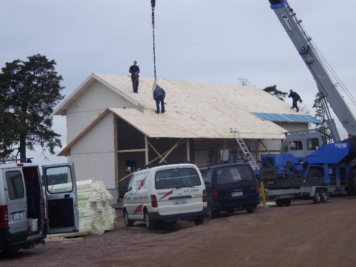 takarbeten sett fran mardvagen tomt 3,43119.JPG - Takarbeten sett från Mårdvägen.